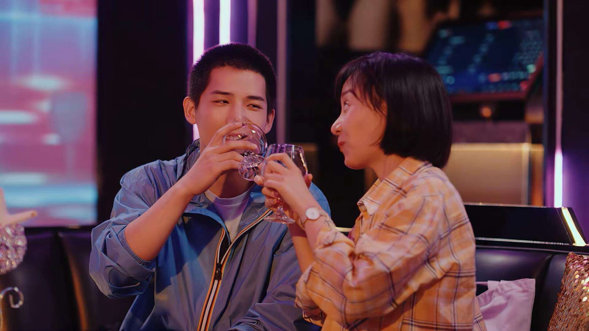 国家队长期无固定比赛主场影响凝聚力，国家队没比赛时队员干什么