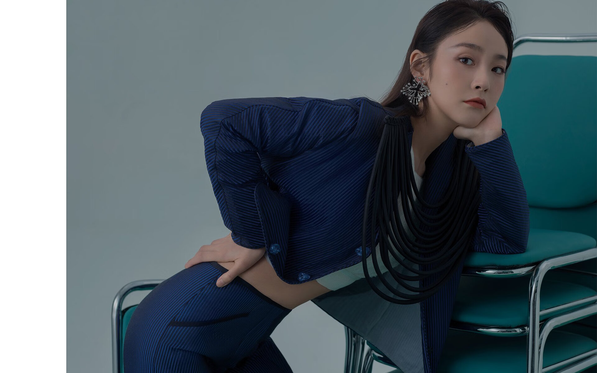 赫塔菲整体推进节奏统一形成攻防一体,赫塔菲队员